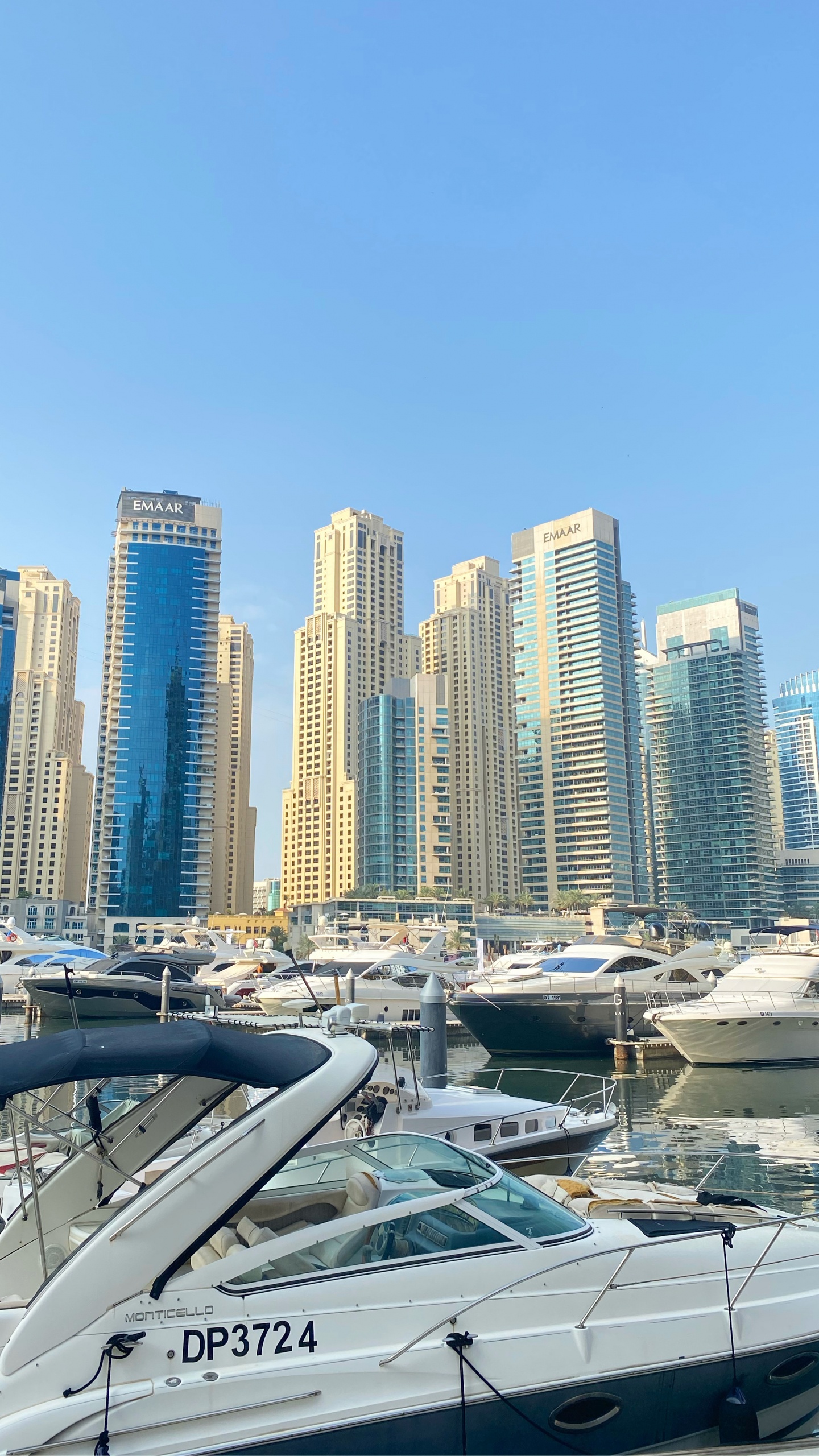 Marina, Tower Block, Watercraft, Metropolis, City. Wallpaper in 1440x2560 Resolution