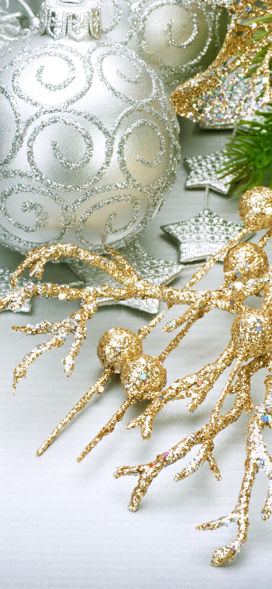 Weihnachten, Christmas Ornament, Weihnachtsdekoration, Branch, Baum. Wallpaper in 1125x2436 Resolution