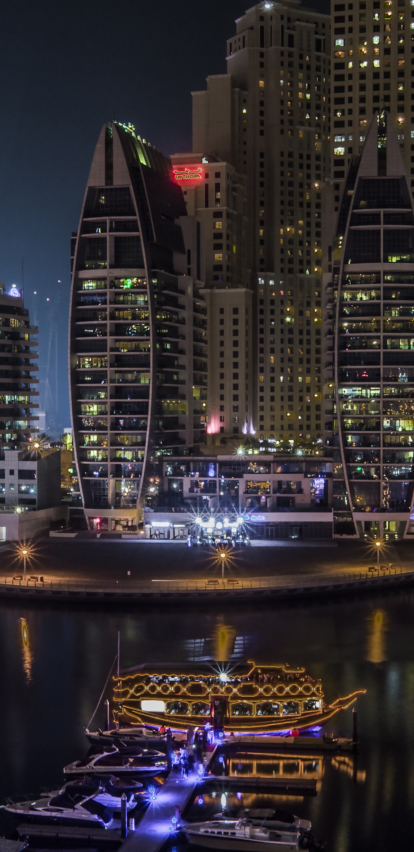 Skyline Der Stadt Bei Nacht Night. Wallpaper in 1440x2960 Resolution