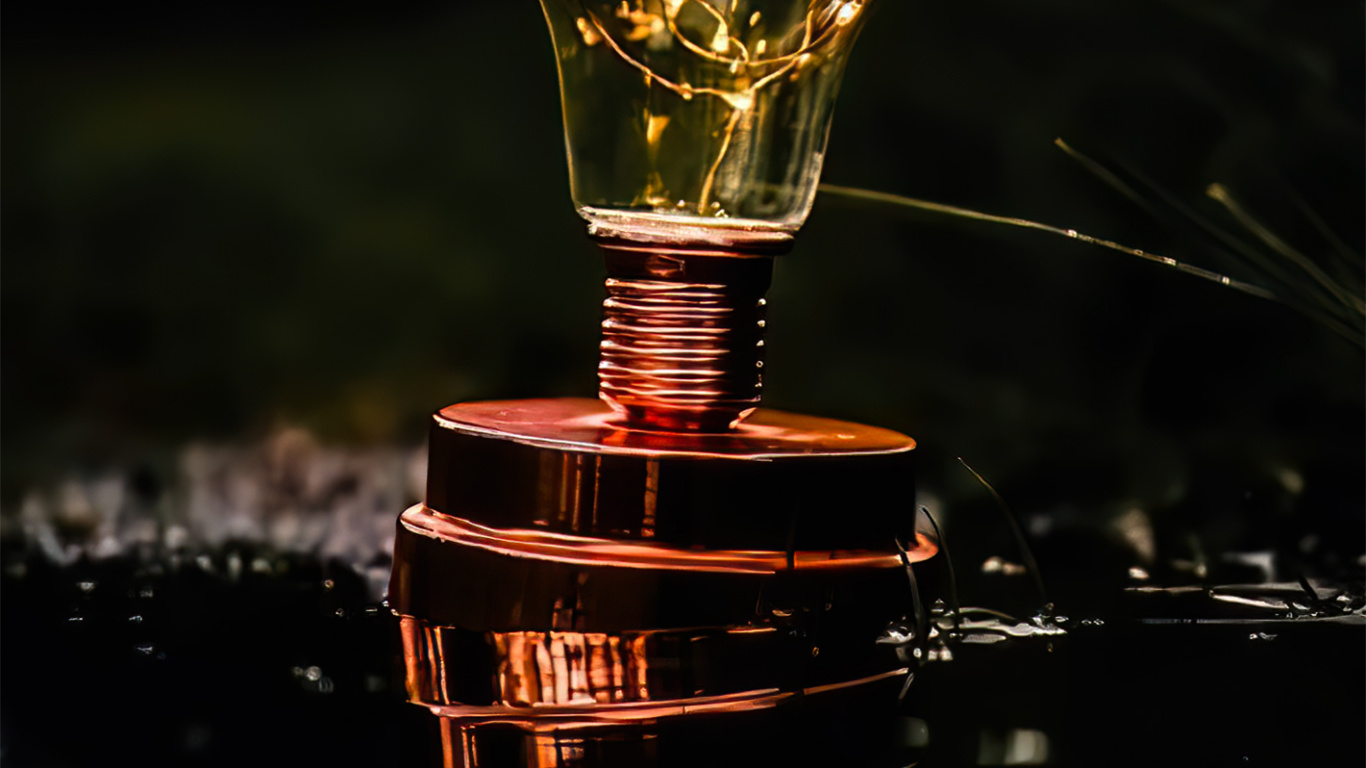 Reflexion, Glasflasche, Becher, Licht, Drinkware. Wallpaper in 1366x768 Resolution