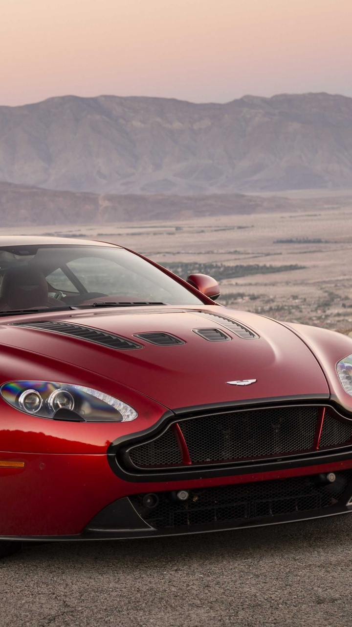Porsche 911 Rojo y Negro en Camino de Tierra Marrón Durante el Día. Wallpaper in 720x1280 Resolution