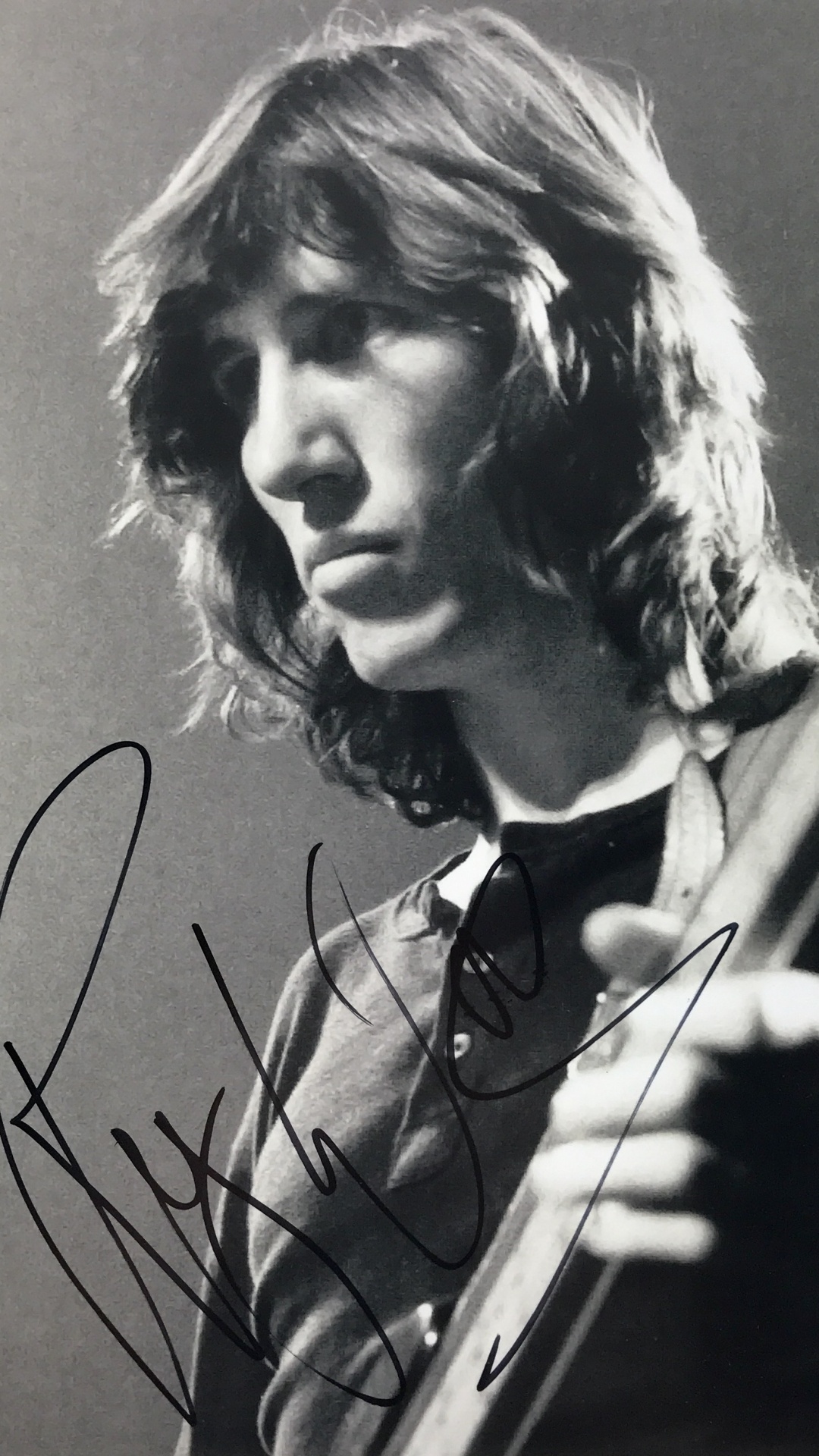 Roger Waters 1972, Pink Floyd, Music, Musician, Microphone. Wallpaper in 1080x1920 Resolution