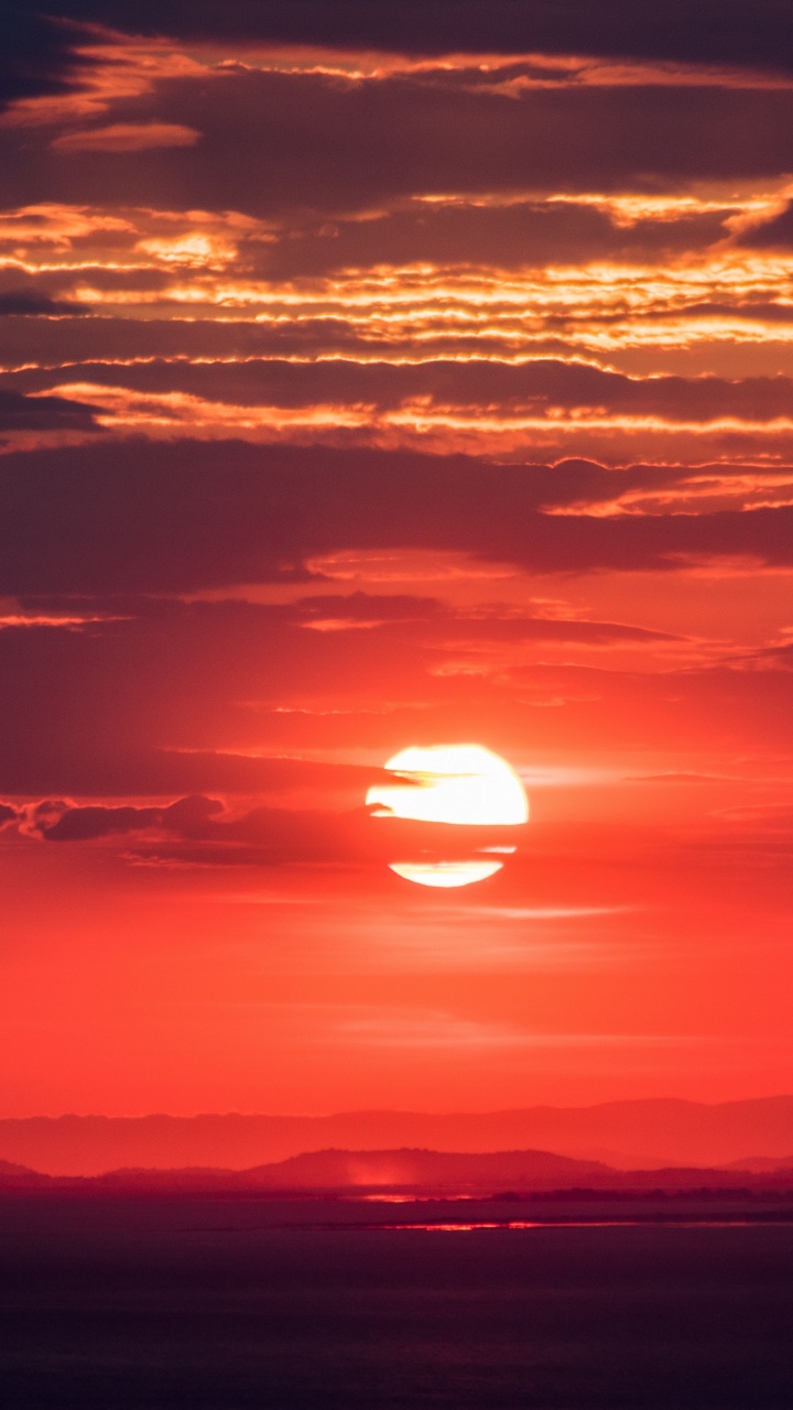 Silhouette of Mountain During Sunset. Wallpaper in 720x1280 Resolution