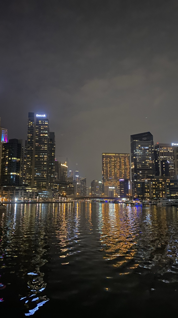 Dubai, Stadtlandschaften, Tower Block, Nacht, Reflexion. Wallpaper in 750x1334 Resolution