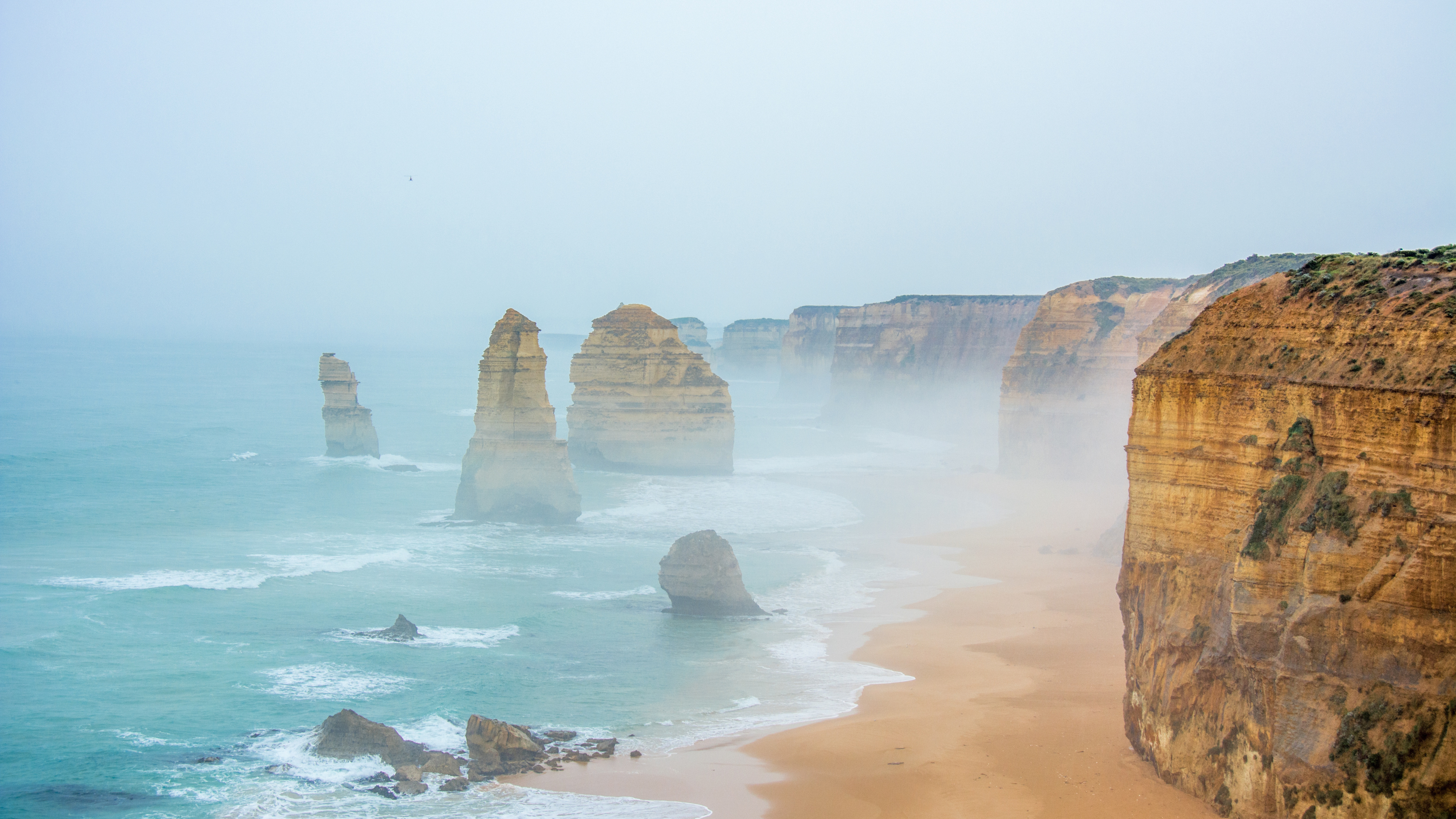 Brown Rock Formation on Seashore During Daytime. Wallpaper in 3840x2160 Resolution