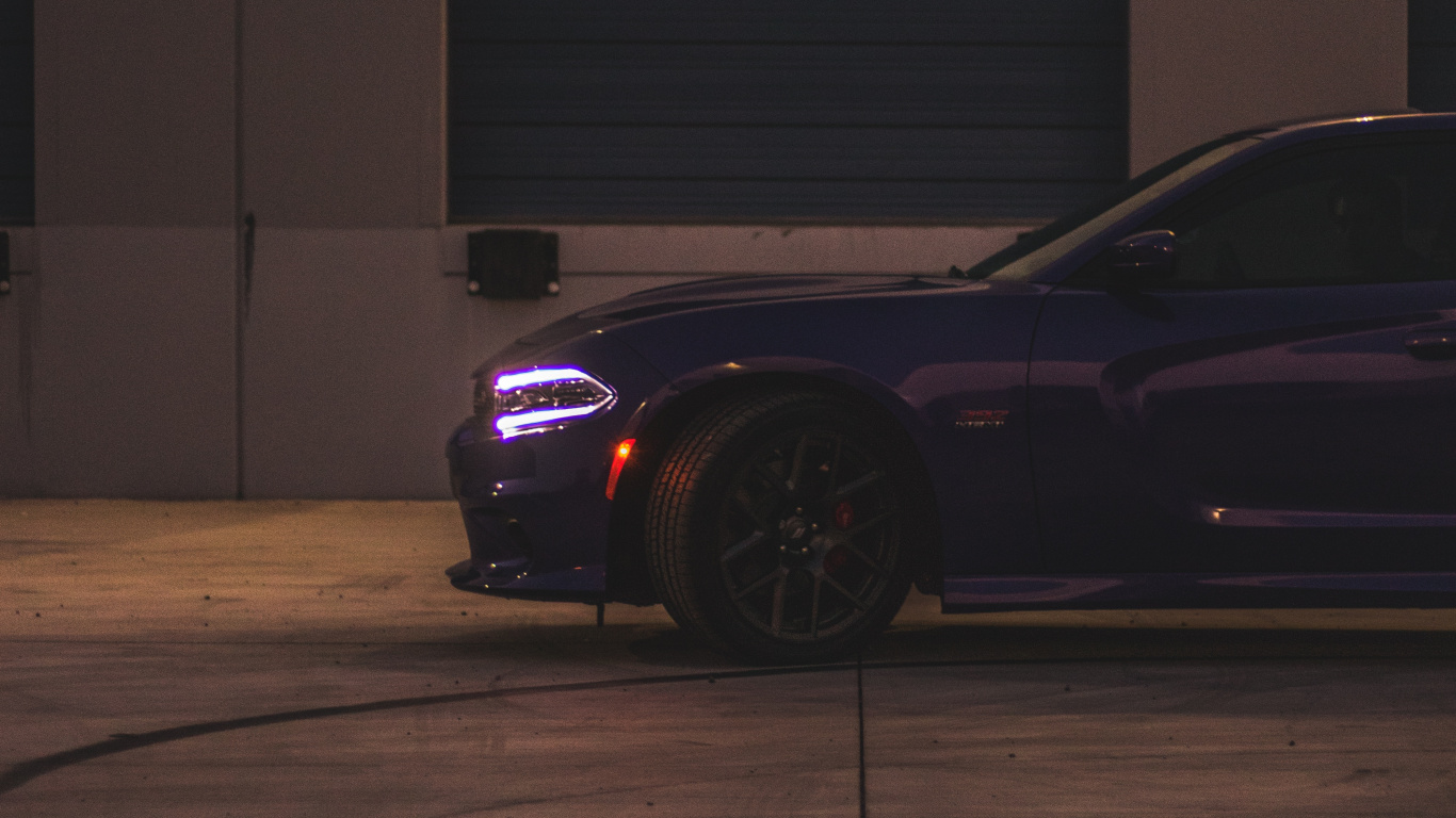 Schwarzer Porsche 911 Vor Garage Geparkt. Wallpaper in 1366x768 Resolution