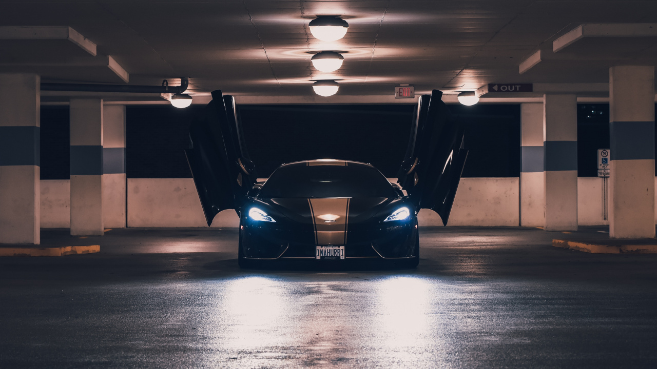 Coche Azul y Negro en un Estacionamiento.. Wallpaper in 1280x720 Resolution