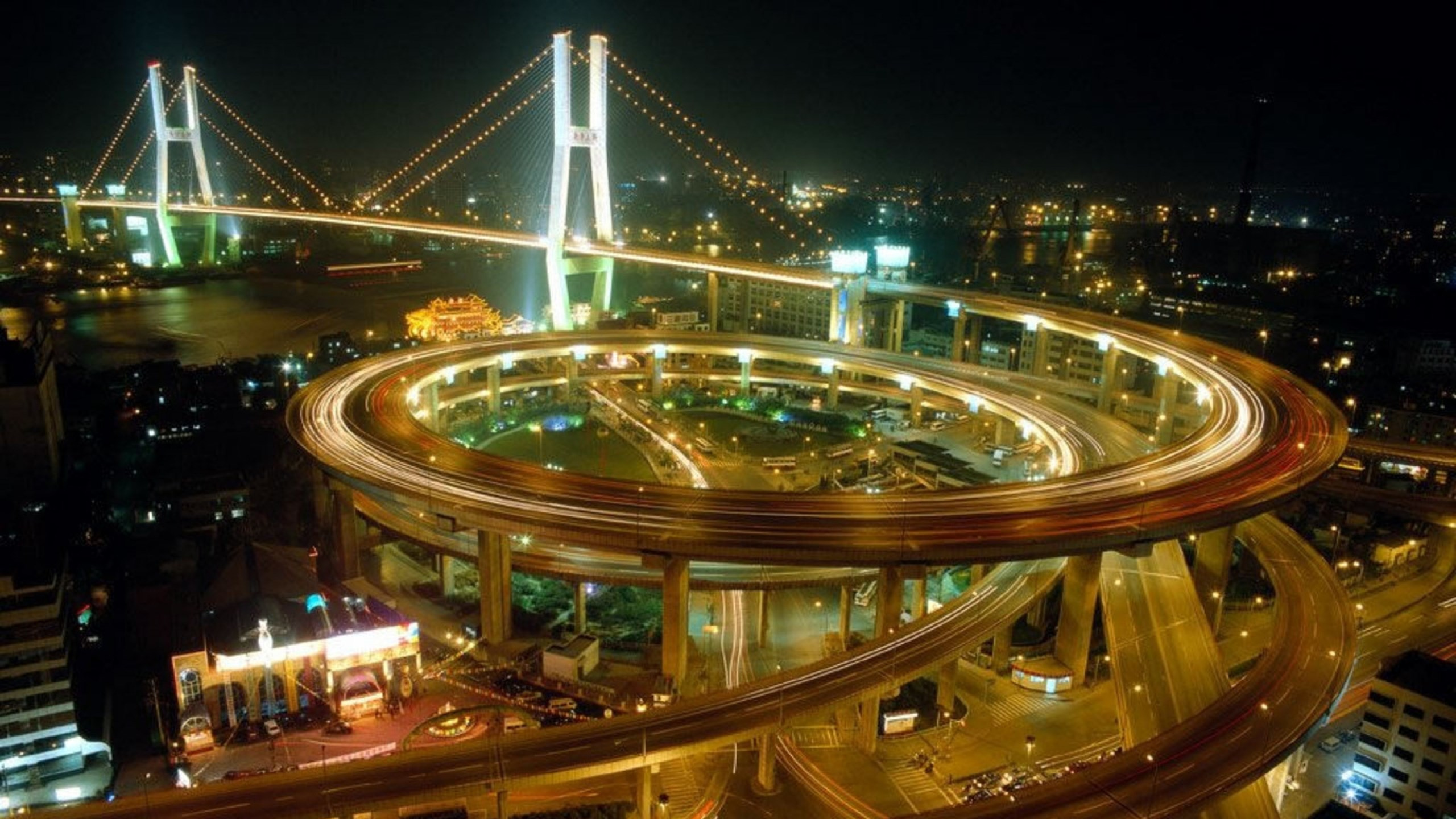 Fotografía de Lapso de Tiempo de Automóviles en la Carretera Durante la Noche. Wallpaper in 2560x1440 Resolution