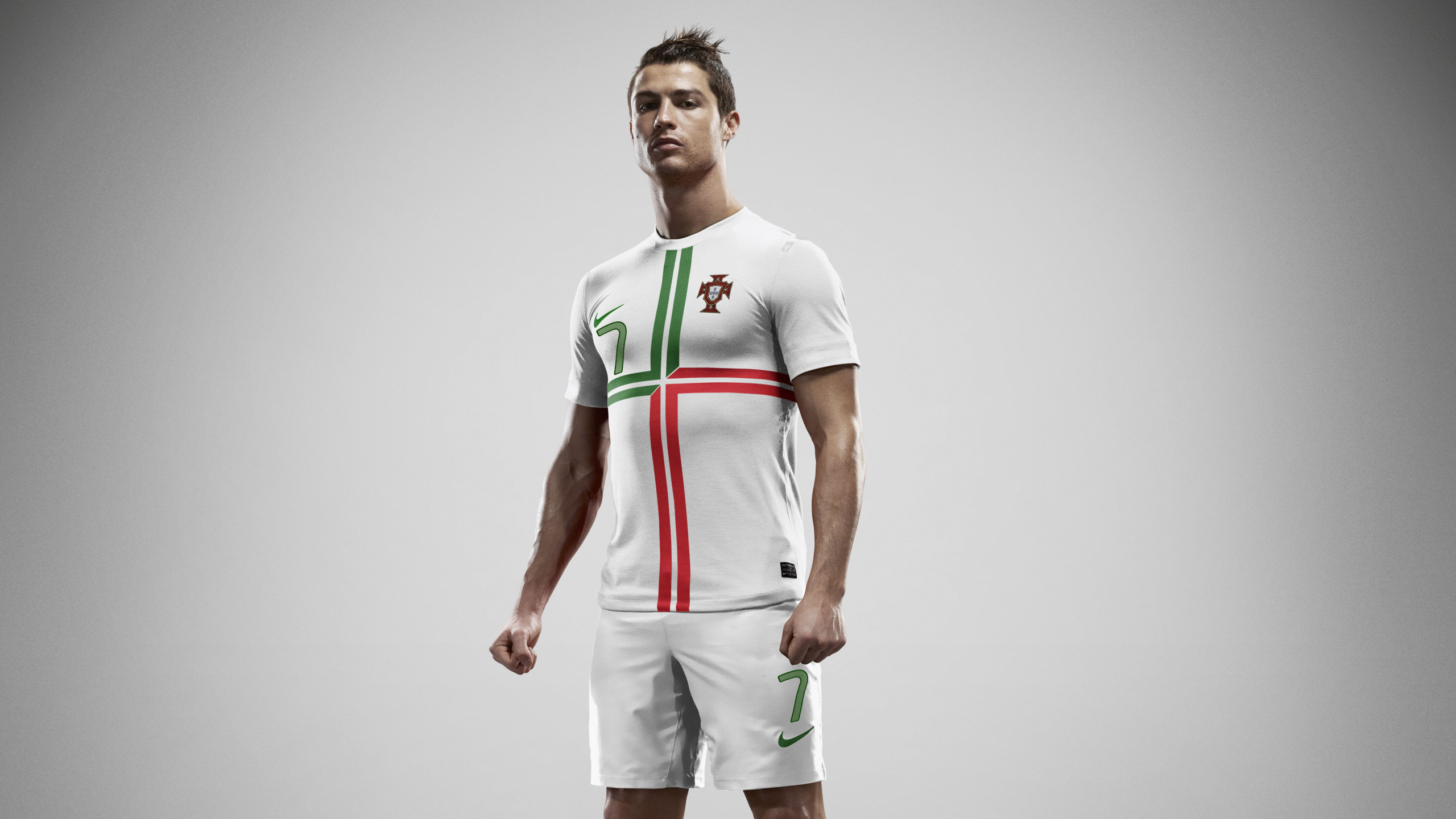 克里斯蒂亚诺*罗纳尔多, 足球运动员, 白色, 泽西, 运动服 壁纸 2560x1440 允许