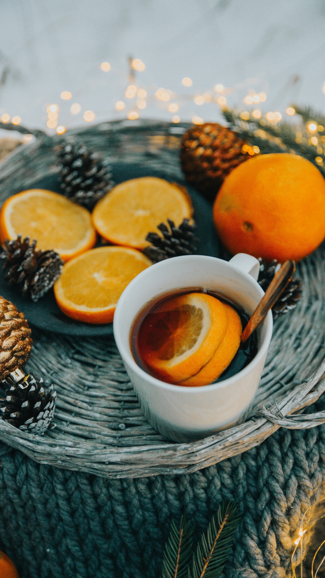 Taza de Cerámica Blanca Con Líquido Marrón en el Interior. Wallpaper in 1080x1920 Resolution