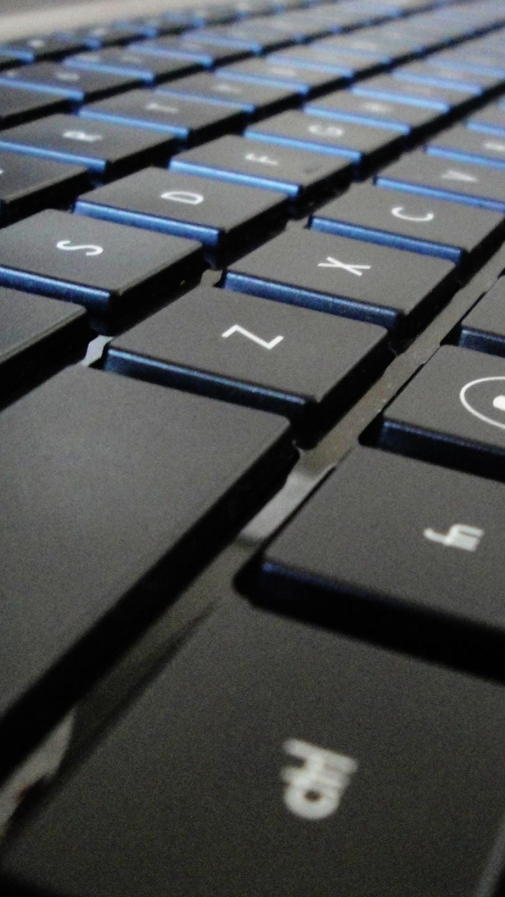 Ordinateur Portable Noir et Argent. Wallpaper in 720x1280 Resolution