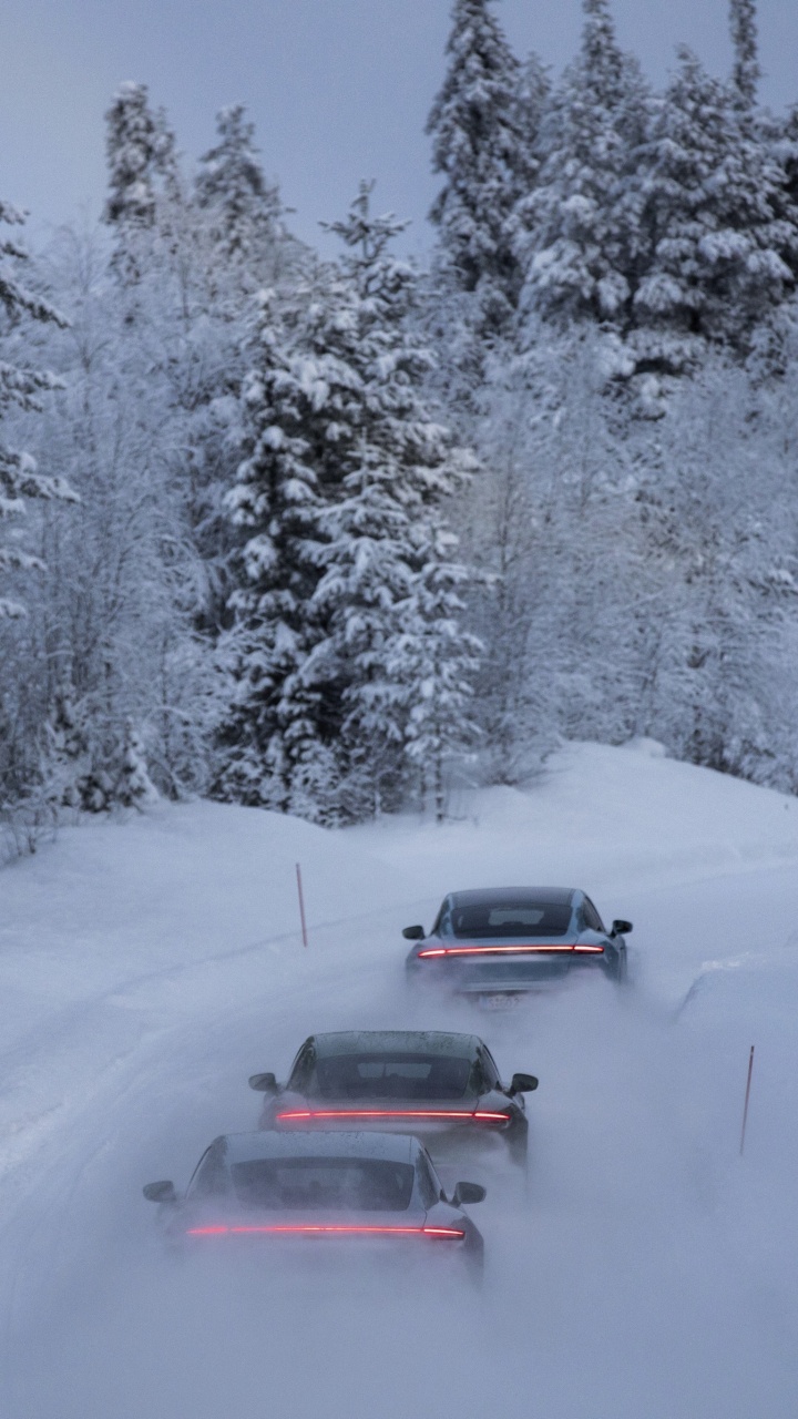 Nieve, Porsche, Porsche Taycan, Neumatico, Rueda. Wallpaper in 720x1280 Resolution