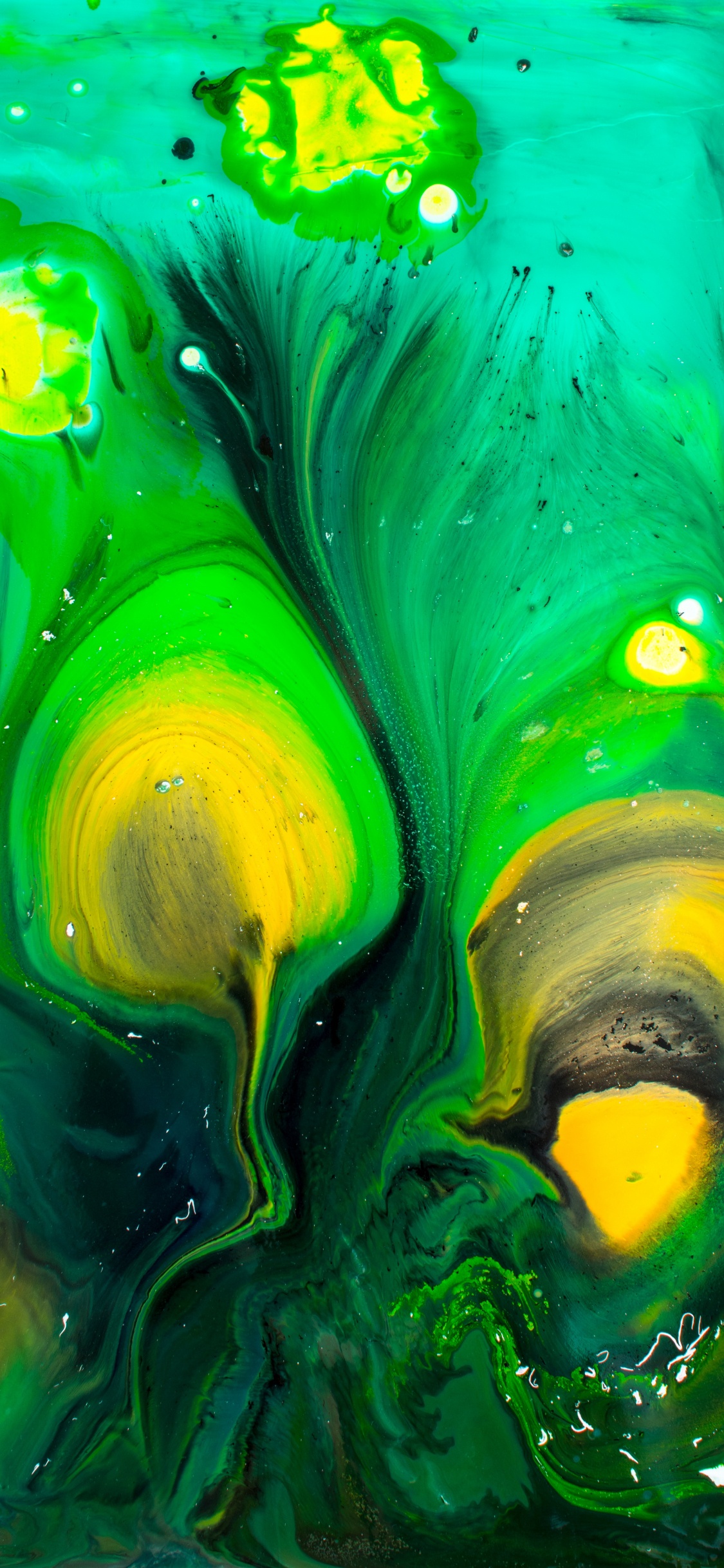 Green and Yellow Abstract Painting. Wallpaper in 1125x2436 Resolution