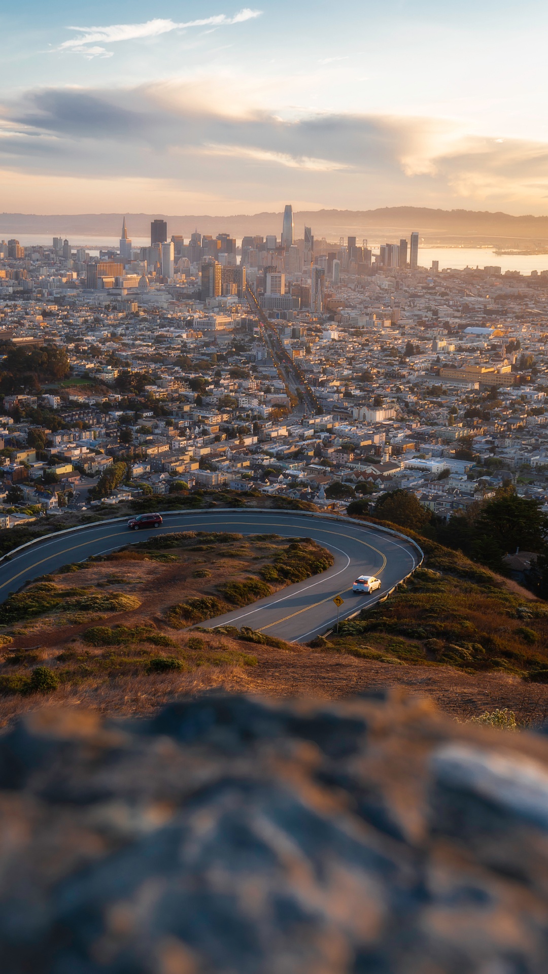 Luftaufnahme Von Stadtgebäuden Tagsüber. Wallpaper in 1080x1920 Resolution