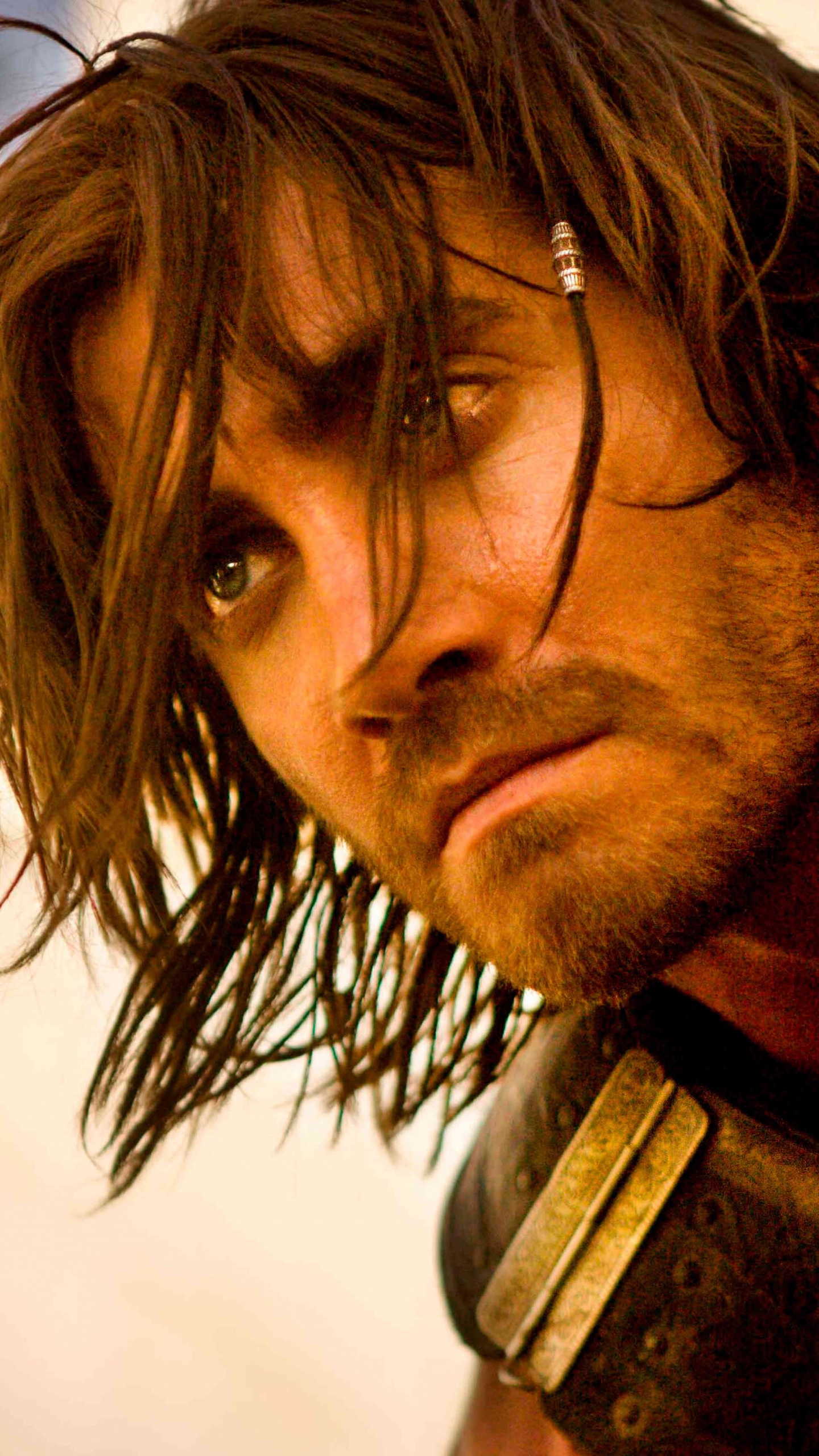 Homme en Veste Marron et Noire. Wallpaper in 1440x2560 Resolution