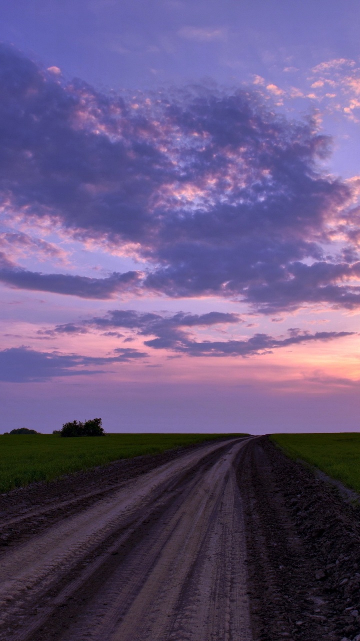 Green Grass Field Under Cloudy Sky During Daytime. Wallpaper in 720x1280 Resolution
