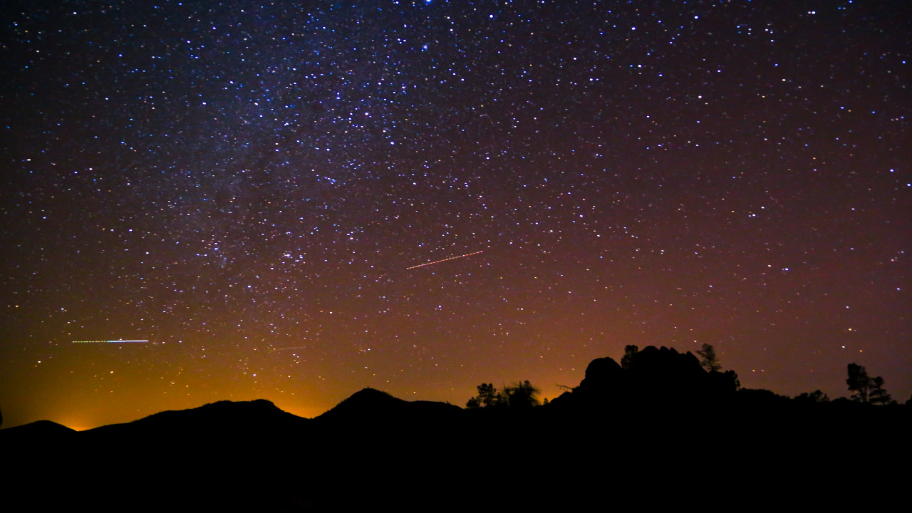 Silhouette of Mountain During Night Time. Wallpaper in 1280x720 Resolution