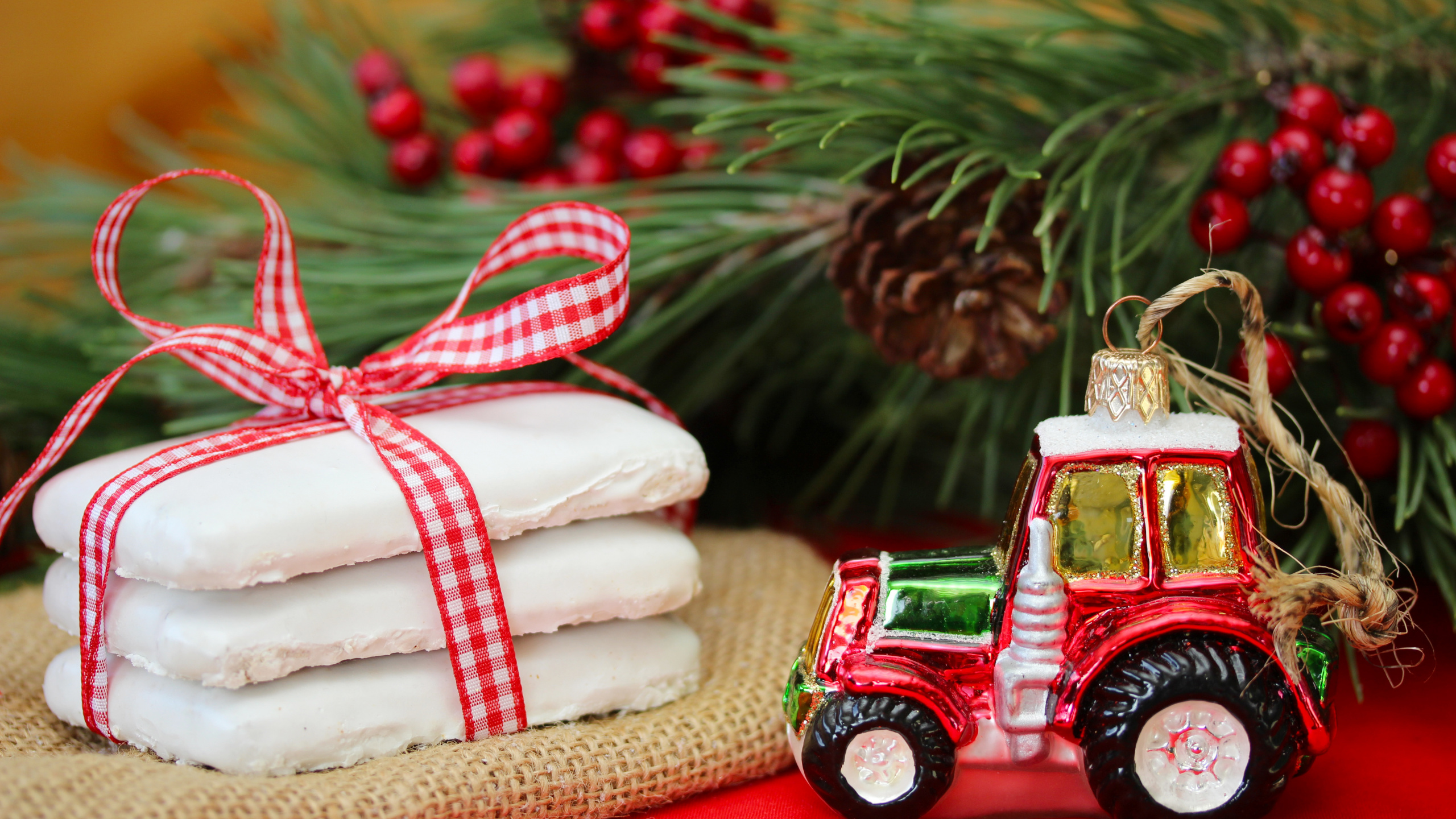 Le Jour De Noël, Santa Claus, Ornement de Noël, Décoration de Noël, Présent. Wallpaper in 2560x1440 Resolution