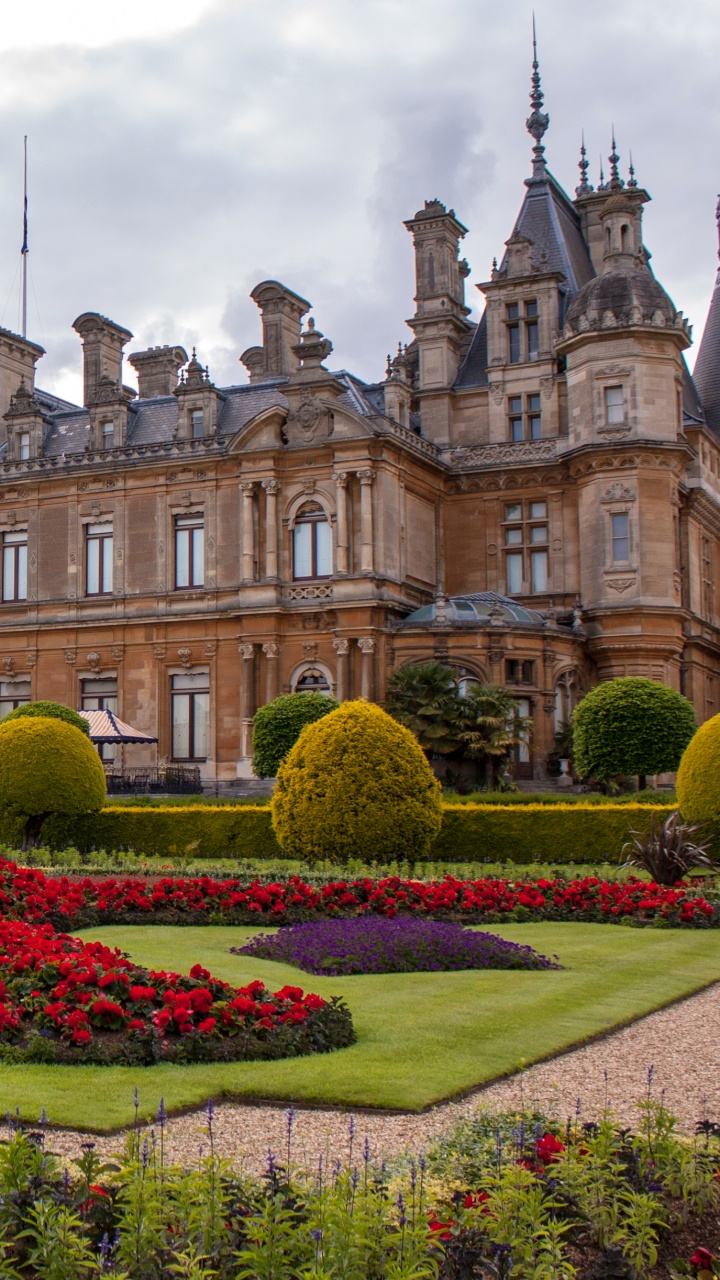 Braunes Und Blaues Betongebäude. Wallpaper in 720x1280 Resolution