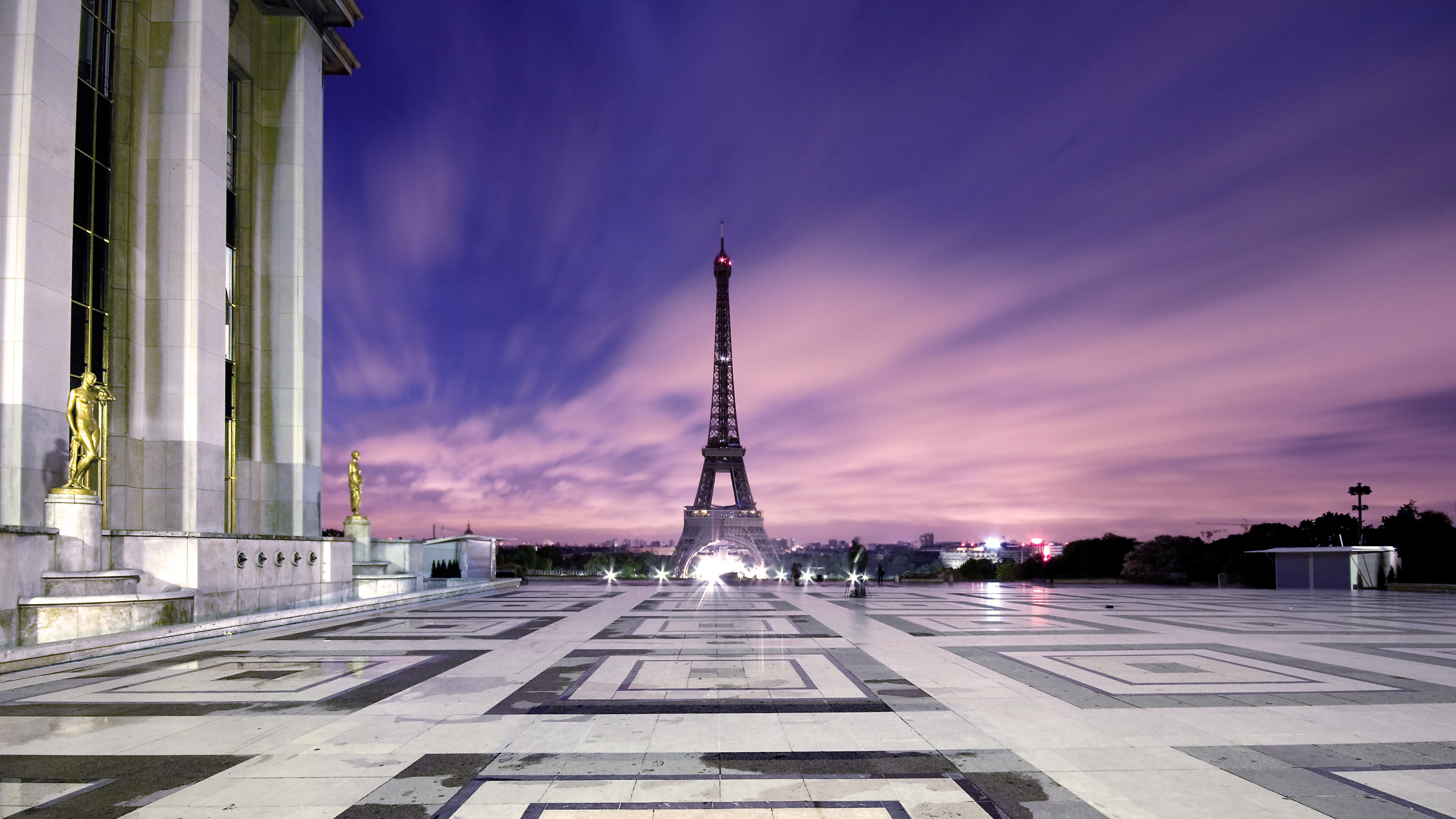 Eiffel Tower Under Blue Sky During Daytime. Wallpaper in 3840x2160 Resolution