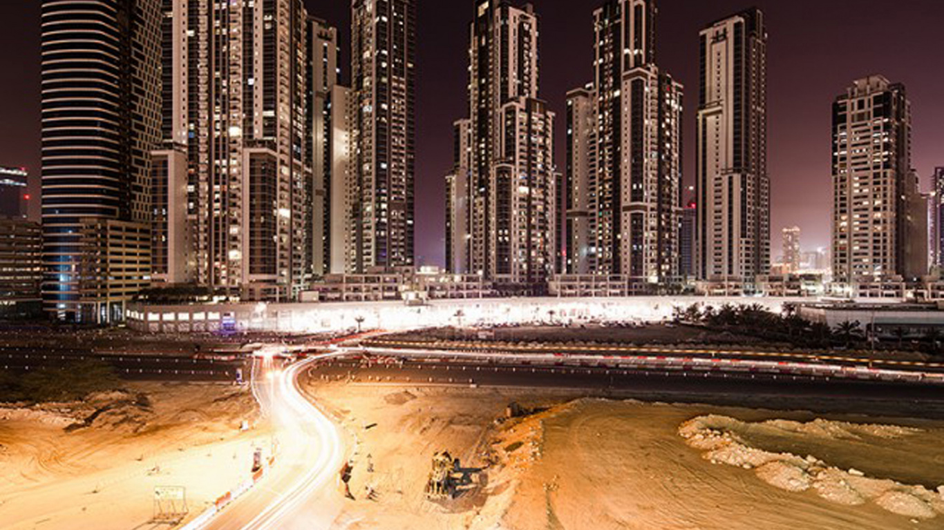 High Rise Buildings Near Body of Water During Daytime. Wallpaper in 1366x768 Resolution