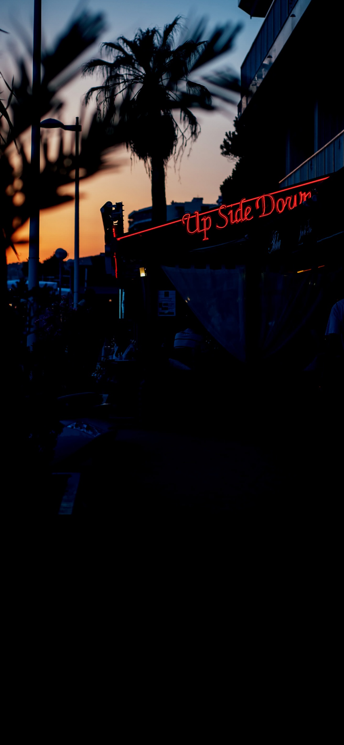 Edificio, la Superficie de la Carretera, Asfalto, Gas, Tintes y Matices. Wallpaper in 1125x2436 Resolution