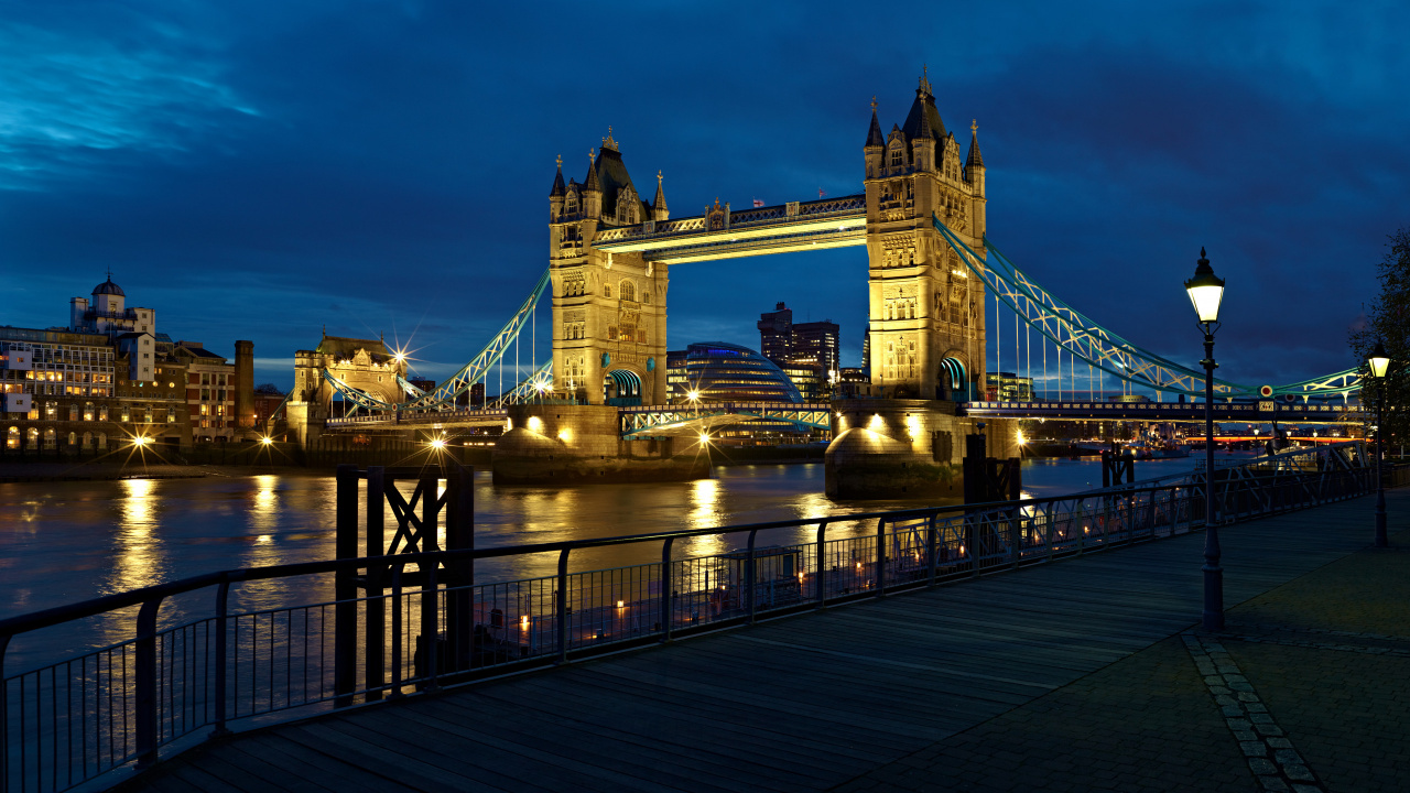 London Bridge During Night Time. Wallpaper in 1280x720 Resolution