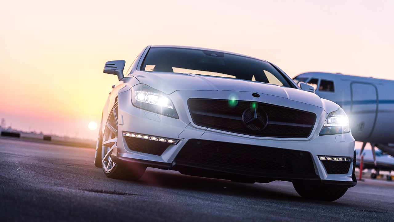 Black Bmw m 3 on Road. Wallpaper in 1280x720 Resolution