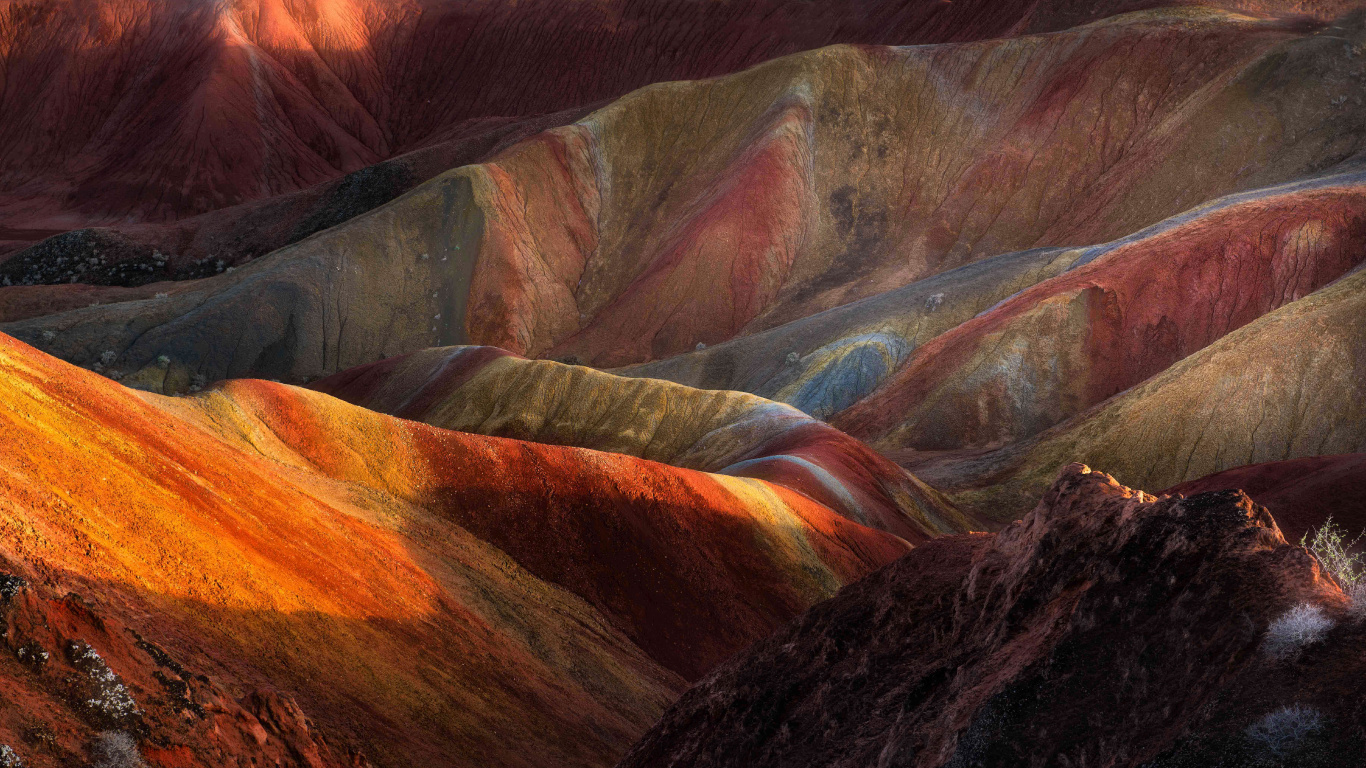 Brown and Gray Mountains During Daytime. Wallpaper in 1366x768 Resolution