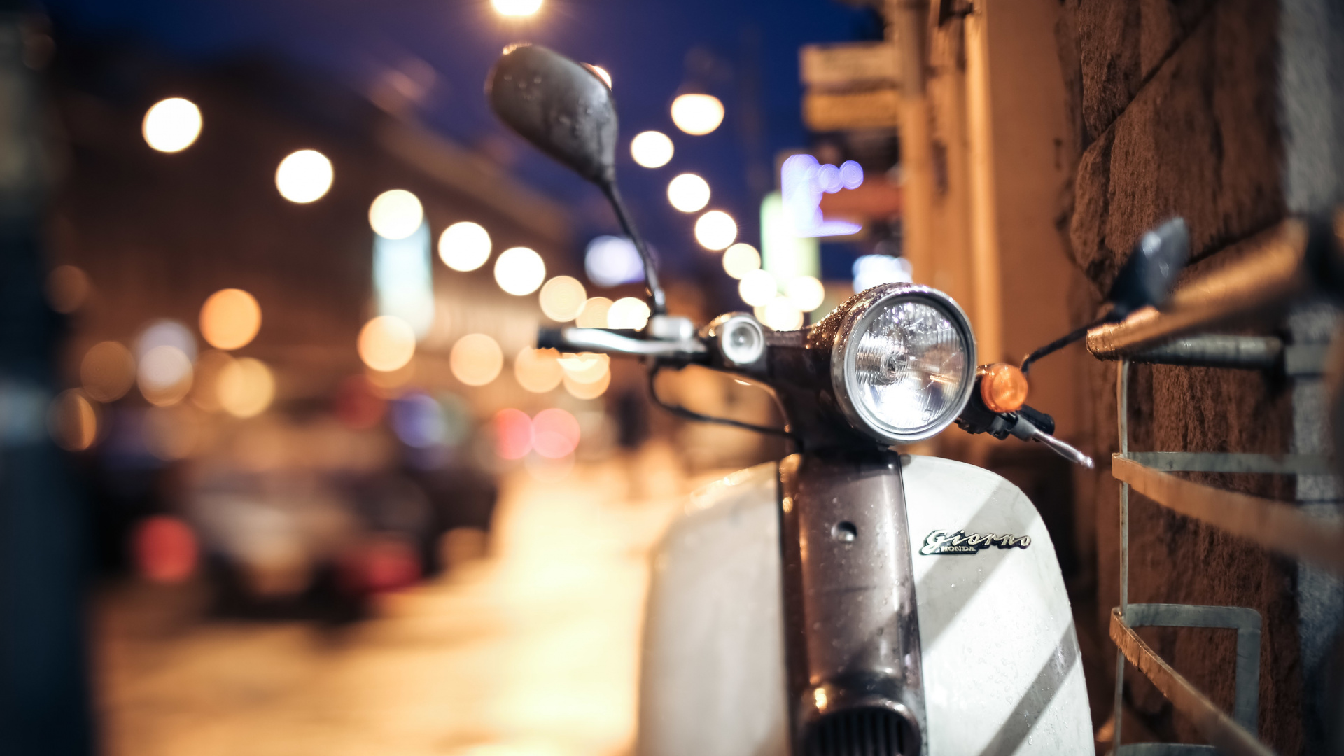 Motocicleta Negra en la Carretera Durante la Noche. Wallpaper in 1920x1080 Resolution