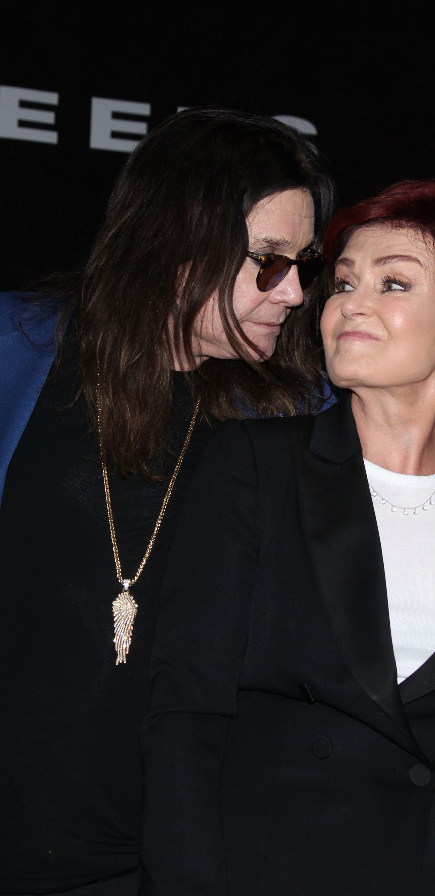 Sharon Osbourne, Celebrity, Fashion, Outerwear, Fashion Accessory. Wallpaper in 1440x2960 Resolution