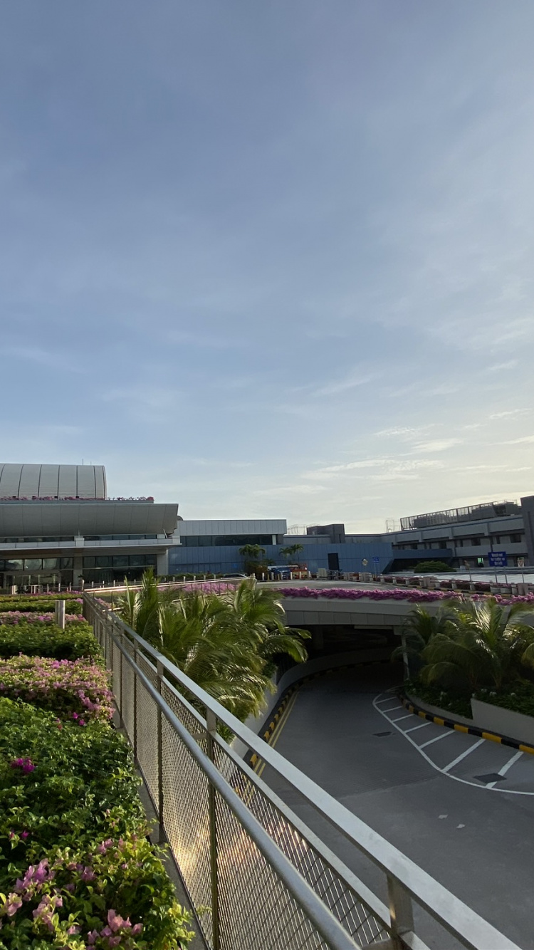 Singapur, Street Light, Stadtgebiet, Leitplanke, Städtebau. Wallpaper in 750x1334 Resolution