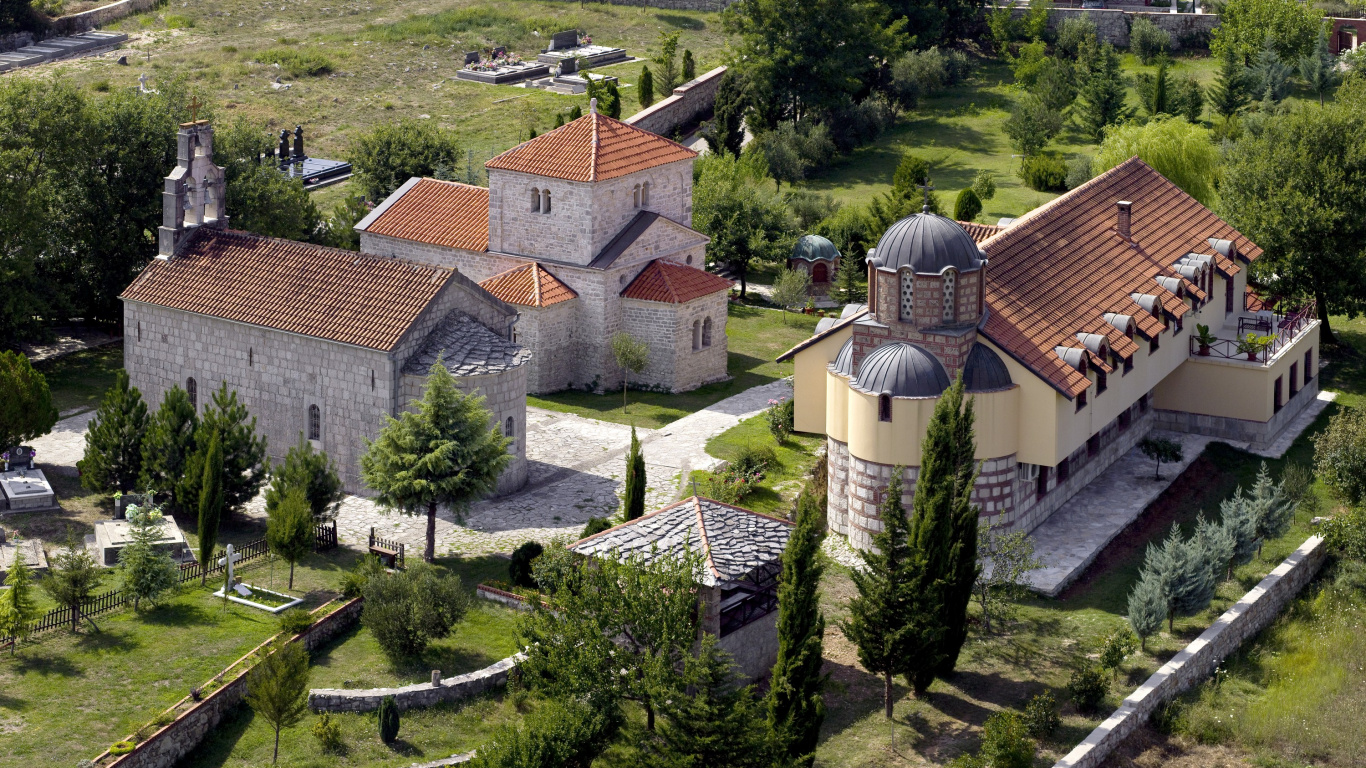 Vue Aérienne Des Maisons en Béton Marron et Blanc Pendant la Journée. Wallpaper in 1366x768 Resolution