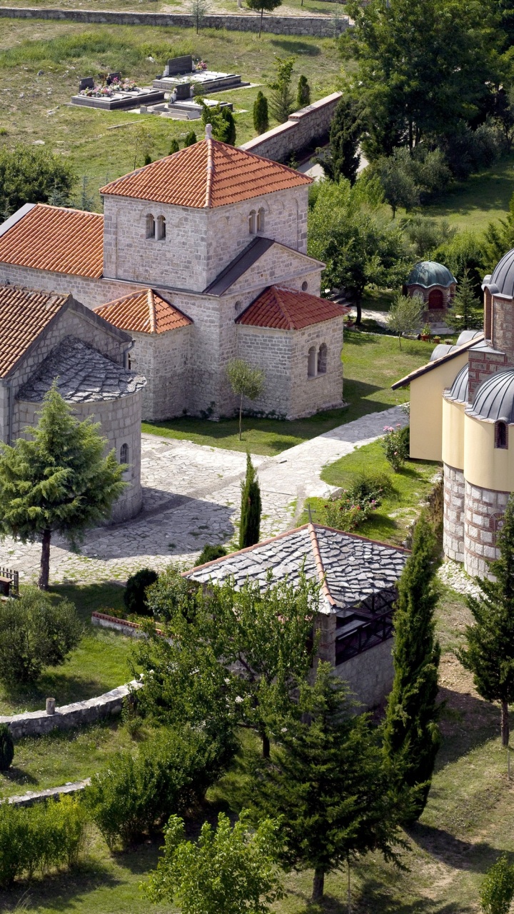 Aerial View of Brown and White Concrete Houses During Daytime. Wallpaper in 720x1280 Resolution