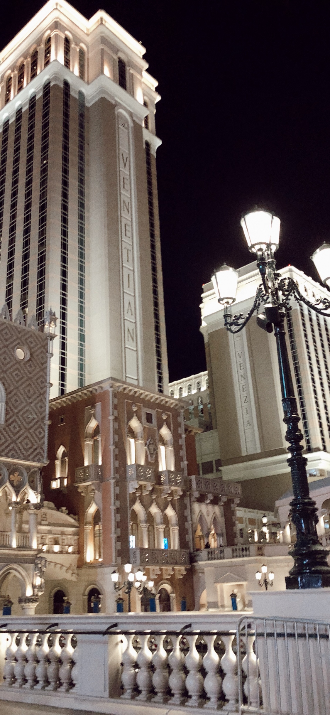 Las Vegas, Usa, The Venetian, The Venetian Las Vegas, Architecture. Wallpaper in 1125x2436 Resolution