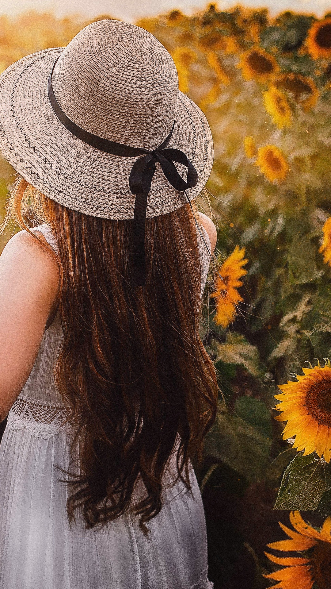 Flower, Plant, Hairstyle, Facial Expression, People in Nature. Wallpaper in 1080x1920 Resolution