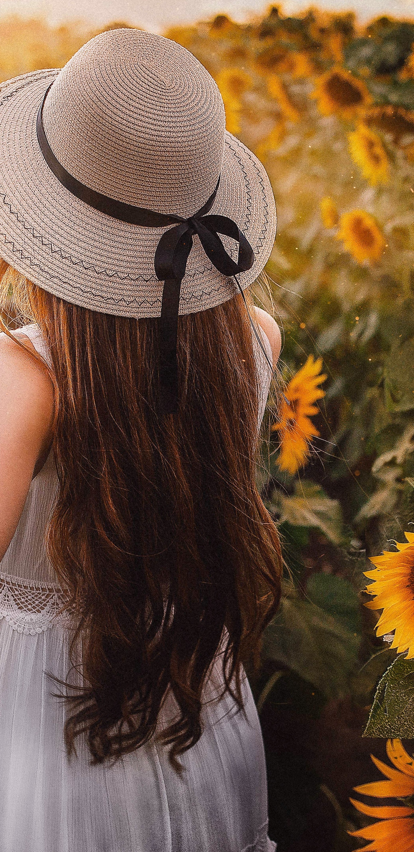 Peinado, la Expresión Facial, La Gente en la Naturaleza, Sombrero, Luz. Wallpaper in 1440x2960 Resolution