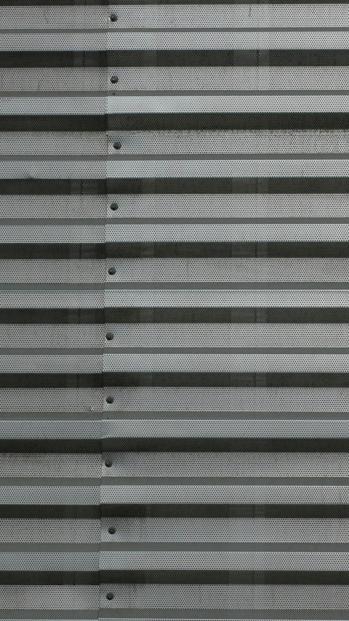 Weiß-schwarz Gestreiftes Textil. Wallpaper in 720x1280 Resolution