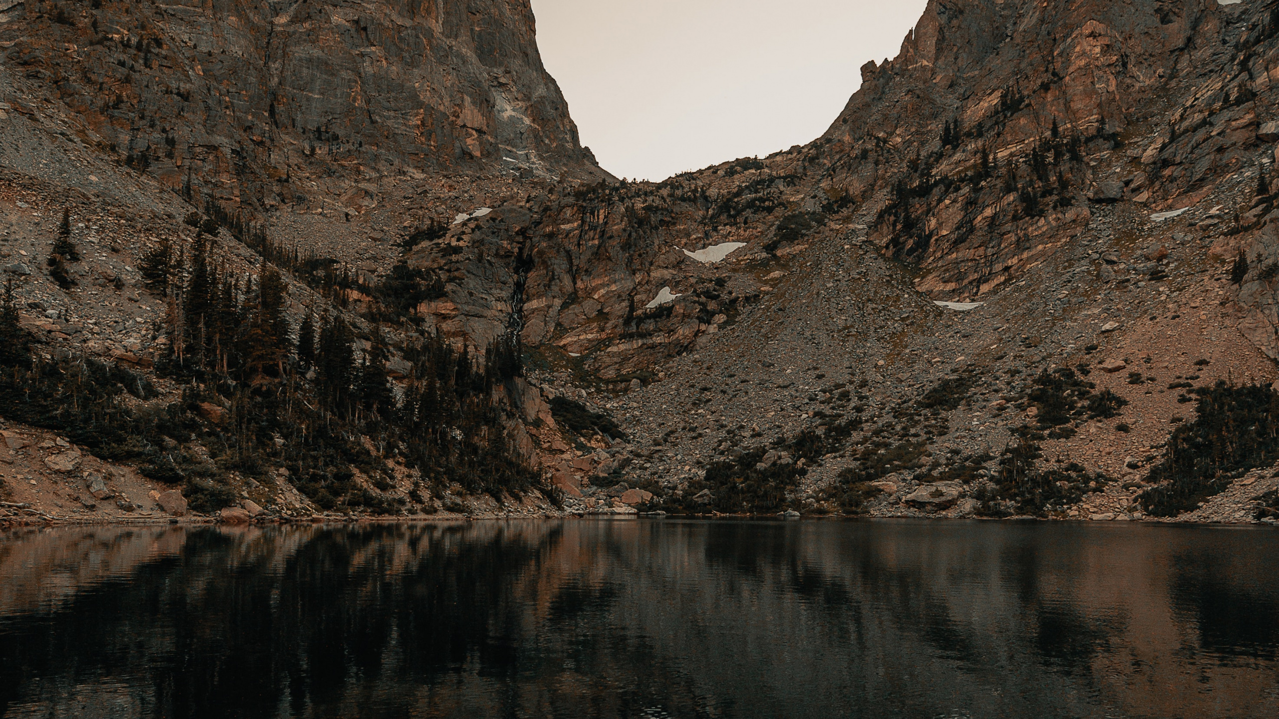 Emerald Lake, Montaña, Lago, Reflexión, Naturaleza. Wallpaper in 2560x1440 Resolution