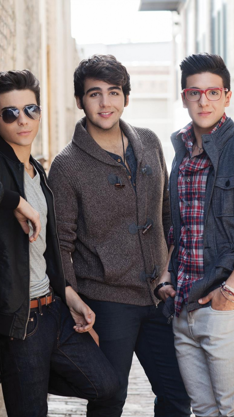 Mode, Street Fashion, Brillen, Cool, Jean. Wallpaper in 750x1334 Resolution