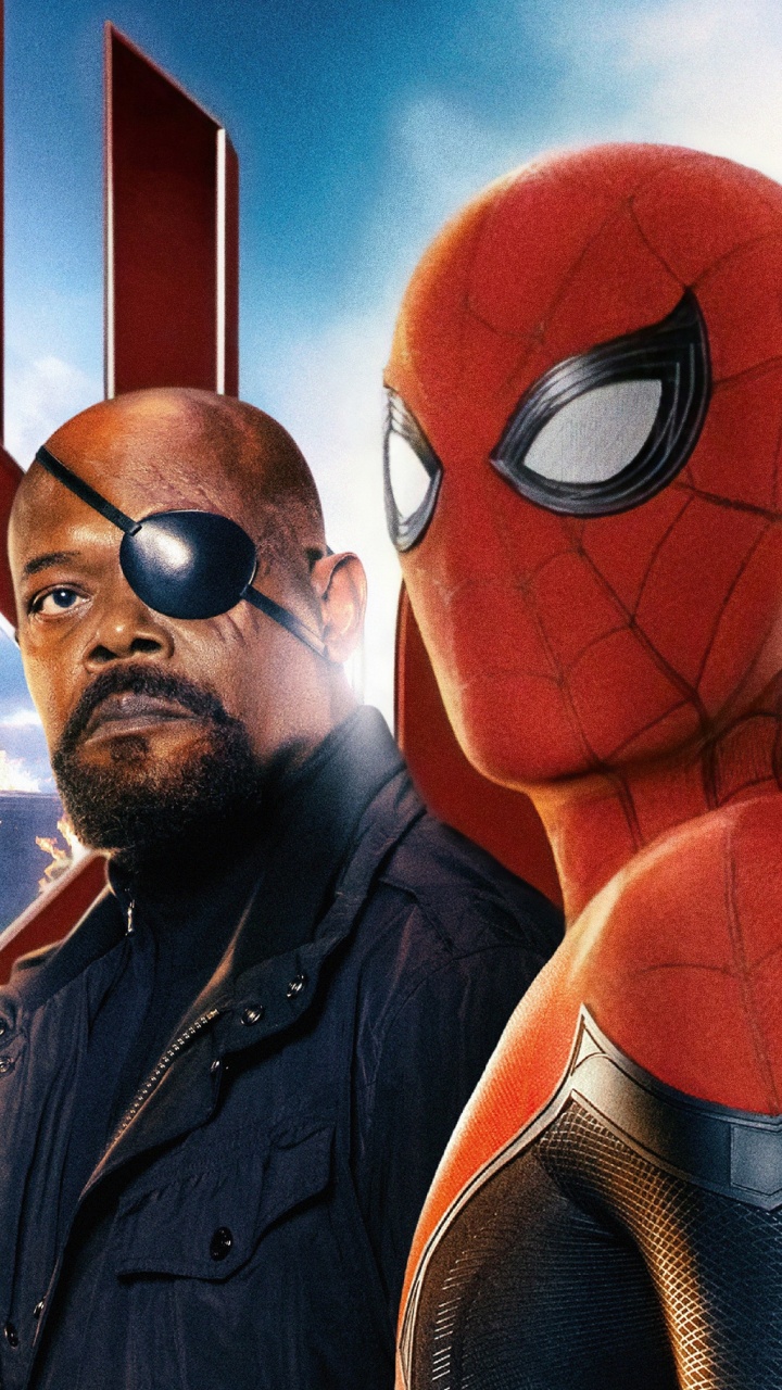 Mann in Schwarzer Lederjacke, Der Neben Orangefarbenem Tiermaskottchen Steht. Wallpaper in 720x1280 Resolution