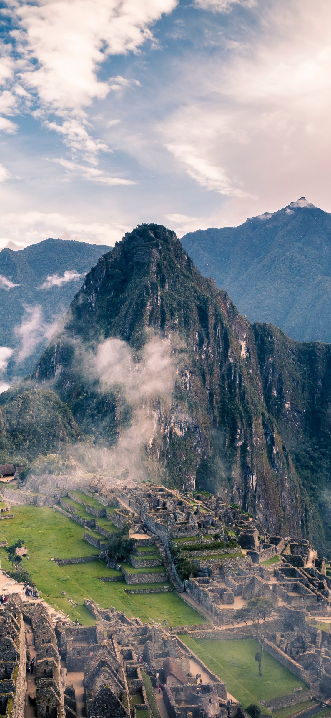 Machu Picchu, Inca Trail to Machu Picchu, Inca Empire, Aguas Calientes, Travel. Wallpaper in 1125x2436 Resolution