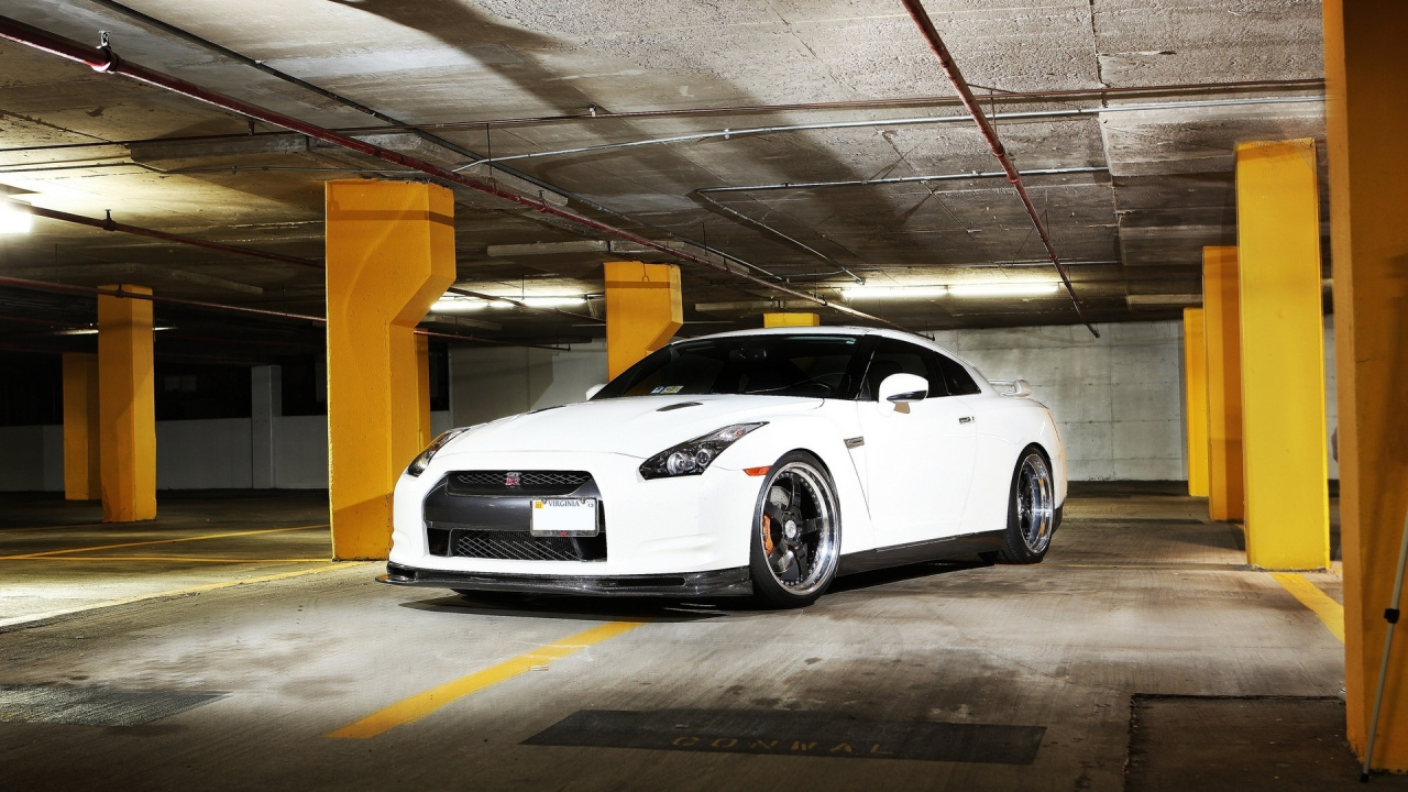 Porsche 911 Blanche Garée Sur Parking. Wallpaper in 1280x720 Resolution