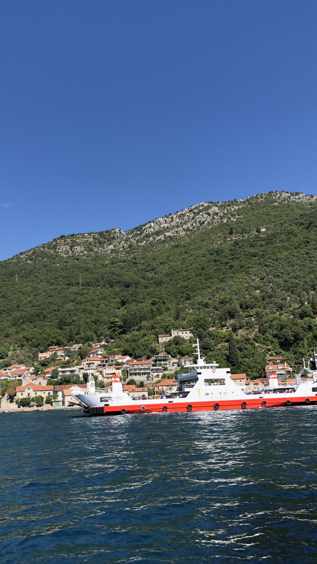 Wasser-Transport, Wasser, Bergigen Landschaftsformen, Wasserfahrzeug, Hill. Wallpaper in 1080x1920 Resolution