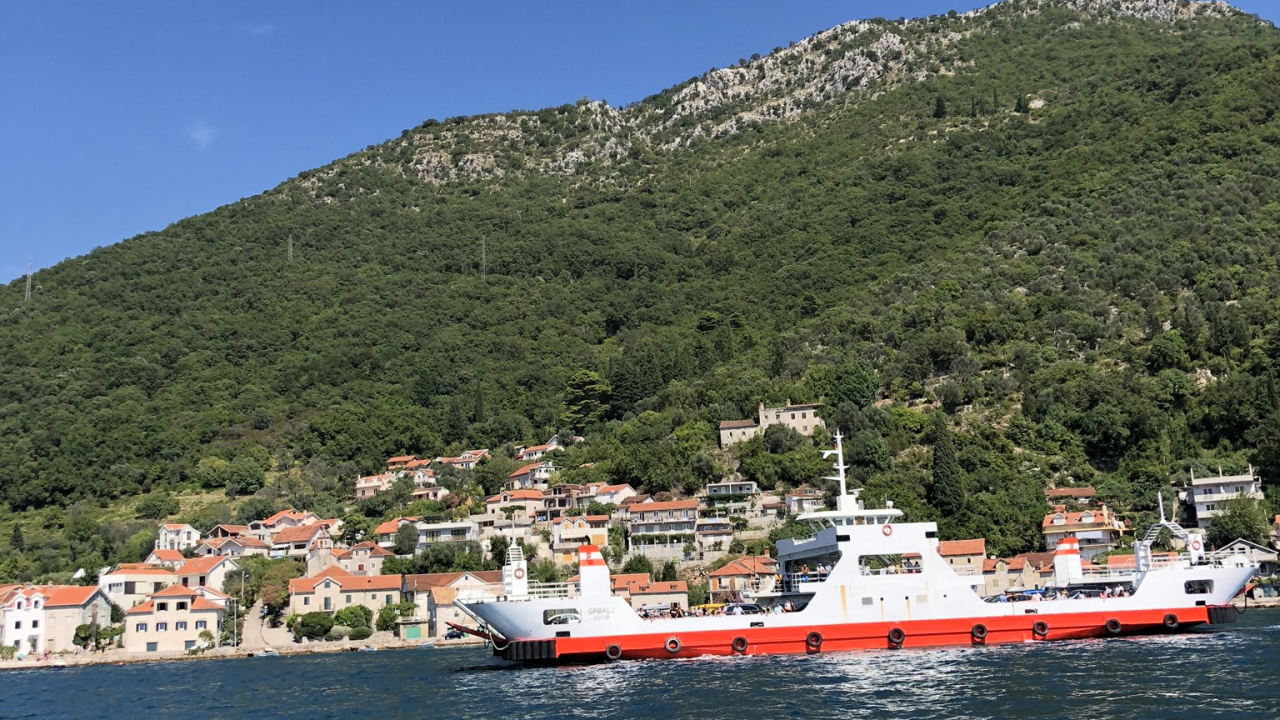 Wasser-Transport, Wasser, Bergigen Landschaftsformen, Wasserfahrzeug, Hill. Wallpaper in 1280x720 Resolution