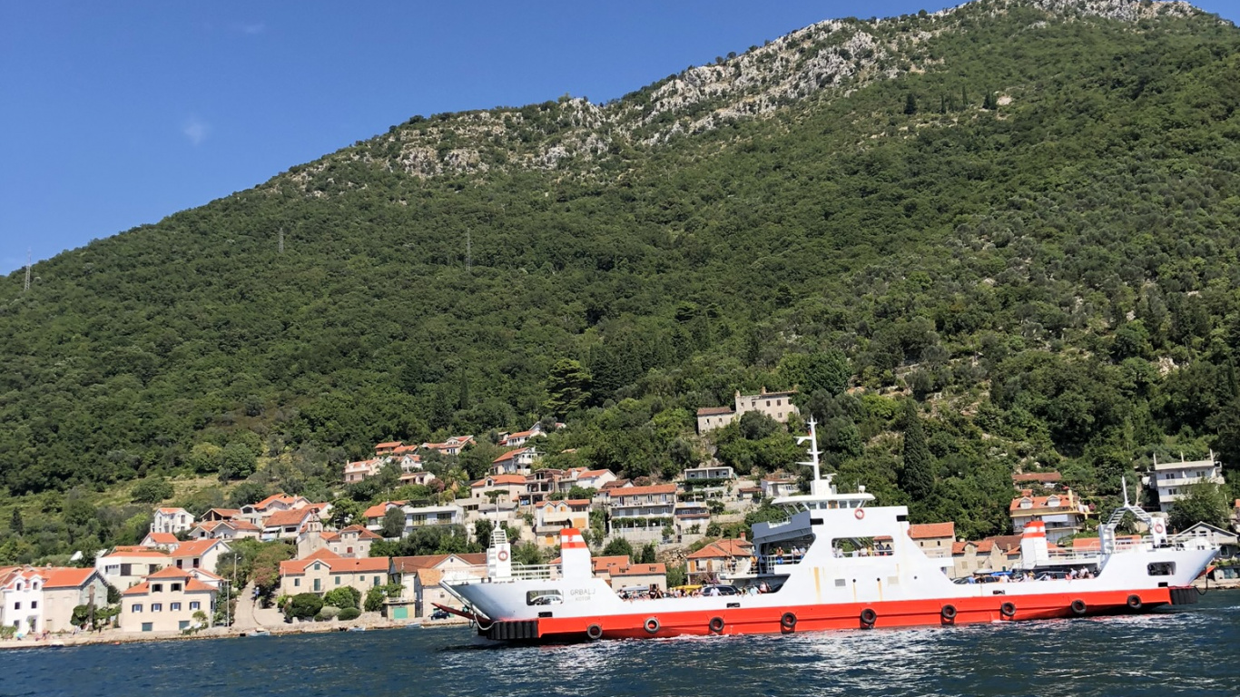 Wasser-Transport, Wasser, Bergigen Landschaftsformen, Wasserfahrzeug, Hill. Wallpaper in 1366x768 Resolution