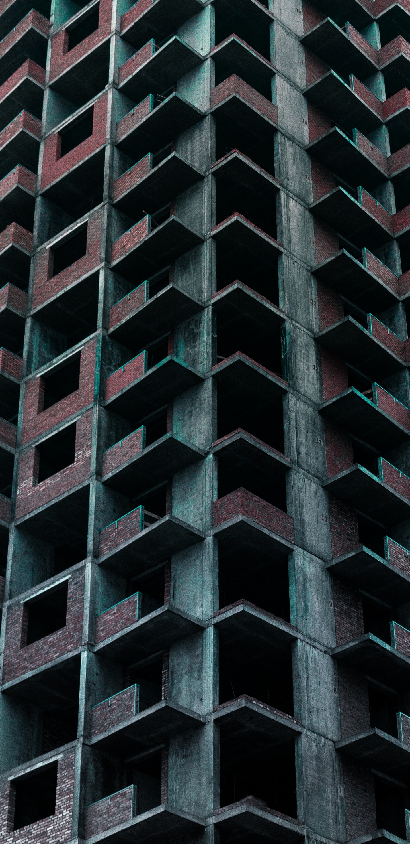 Bâtiment en Béton Noir et Marron. Wallpaper in 1440x2960 Resolution