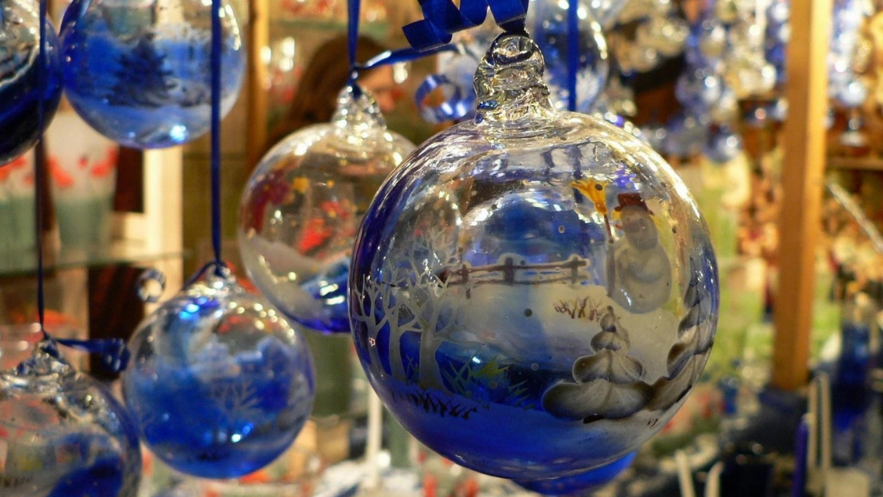 Glass Ball Christmas, Christmas Day, Bauble, Christmas Decoration, Christmas Village. Wallpaper in 1280x720 Resolution
