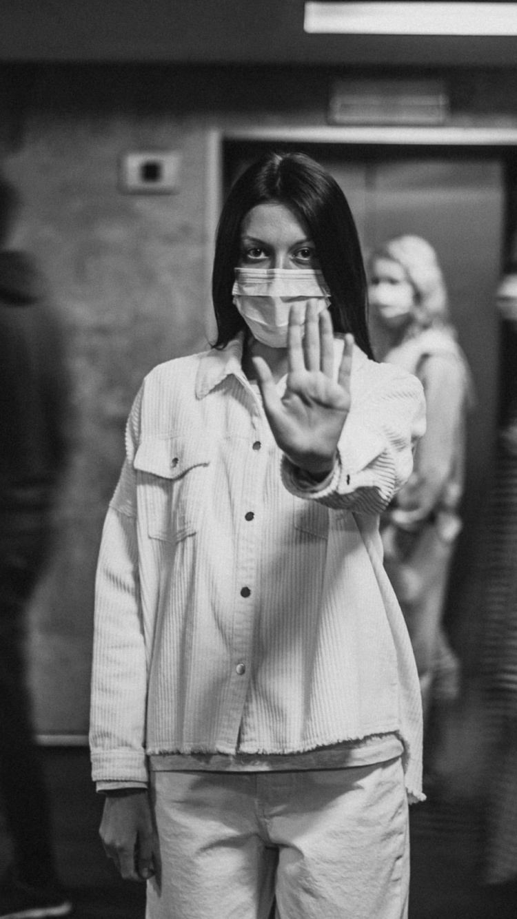 COVID-19, Stehend, Wei, Monochrom, Street Fashion. Wallpaper in 750x1334 Resolution