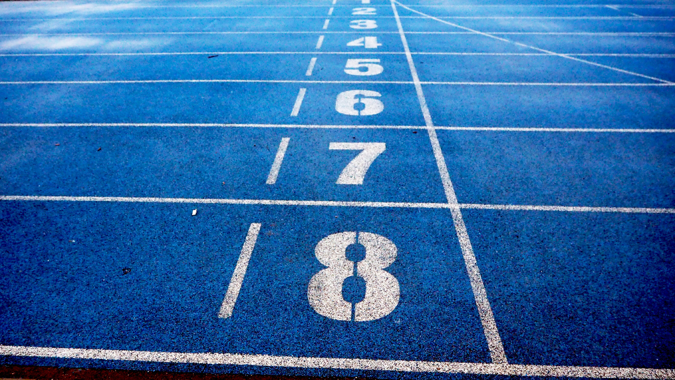 Brauner Und Weißer Teppich. Wallpaper in 1366x768 Resolution